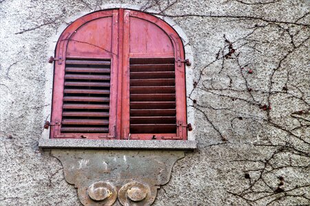 Window old architecture photo