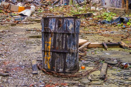 Abandoned barrel scrap photo