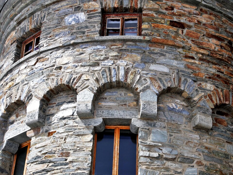 Stone lake dusia facade