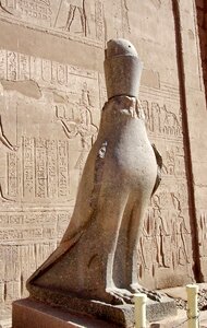 Statue amputee horus