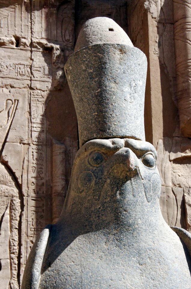 Statue horus divinity
