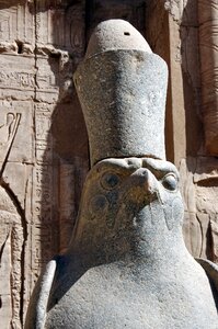 Statue horus divinity