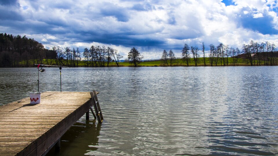 Fishing relaxation waters