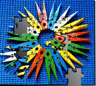 Clothespin puzzle box head