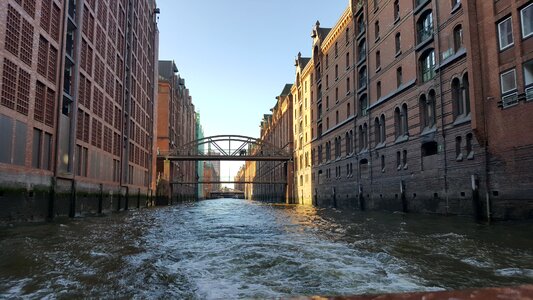 Sea water architecture