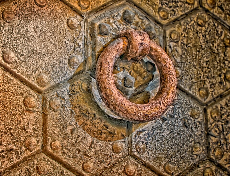Background metal ring