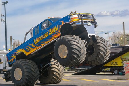 Cascade stuntman show