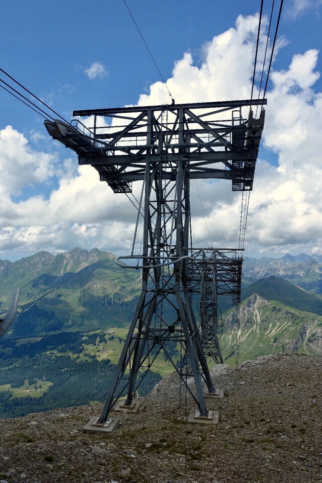 Steele cable infrastructure