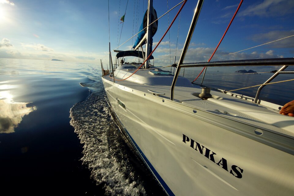 Transport sea travel