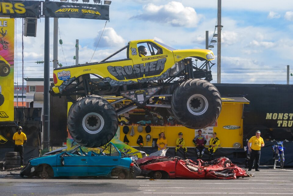 Cascade truck truck stuntman