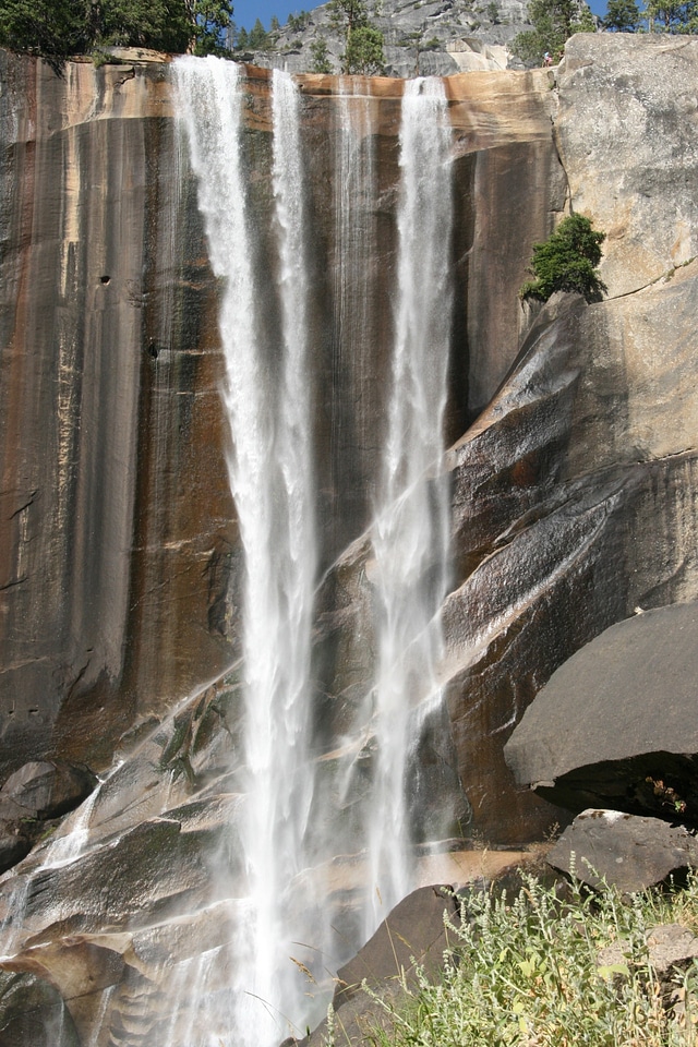 Yosemite national park cascade photo