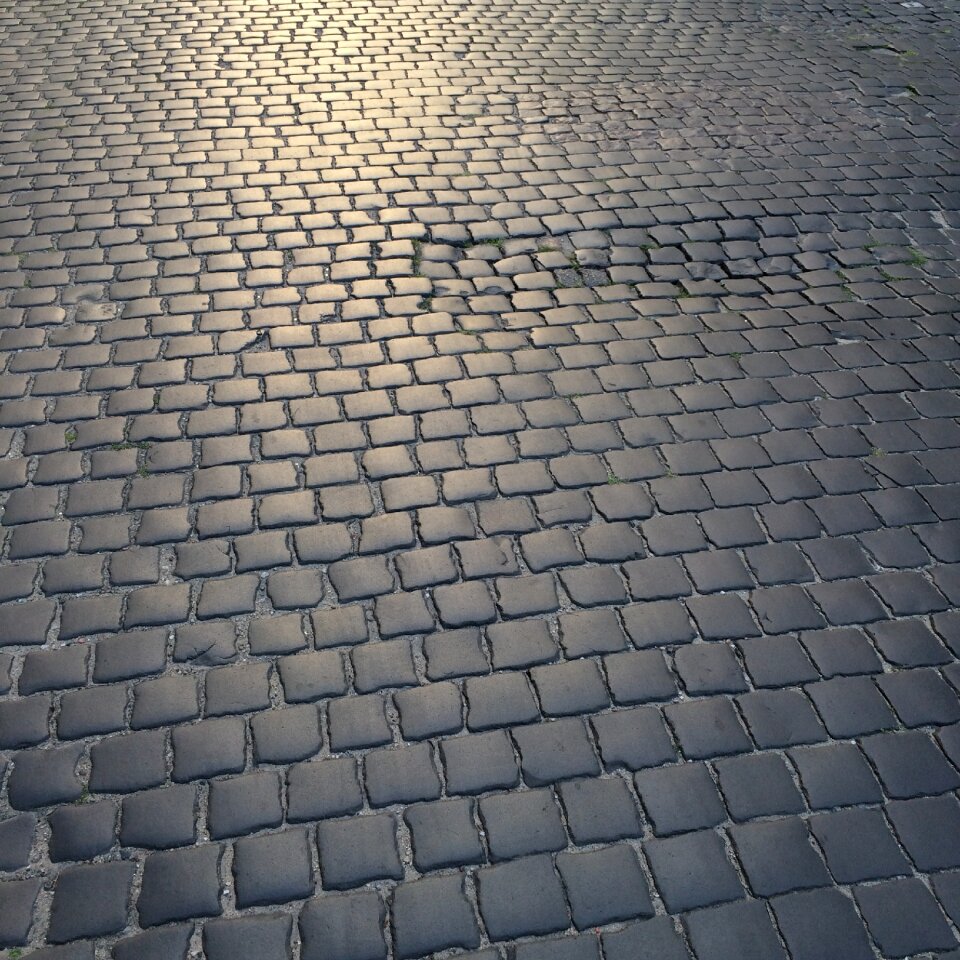 Surface textile cobble