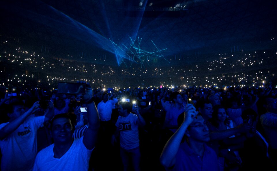 Concert viewer performance