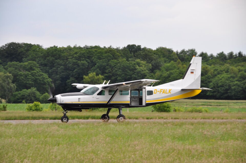 Travel vehicle porter