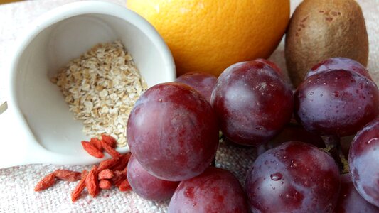 Breakfast grapes oatmeal goji photo