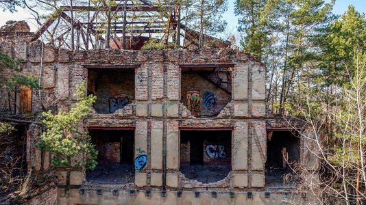 Weathered break up overgrown