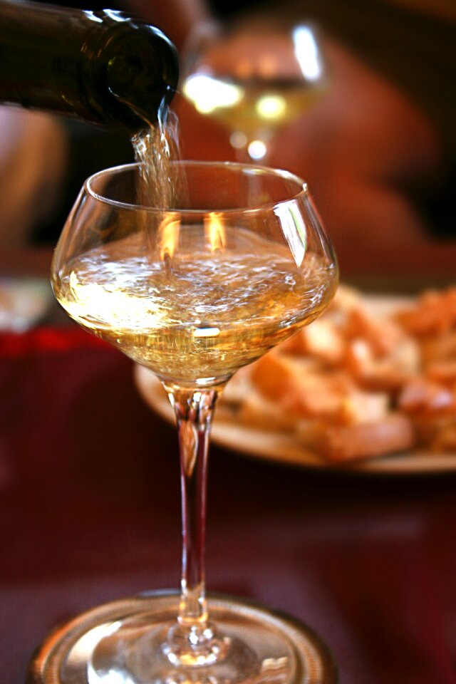 Alcoholic beverage bar alcohol