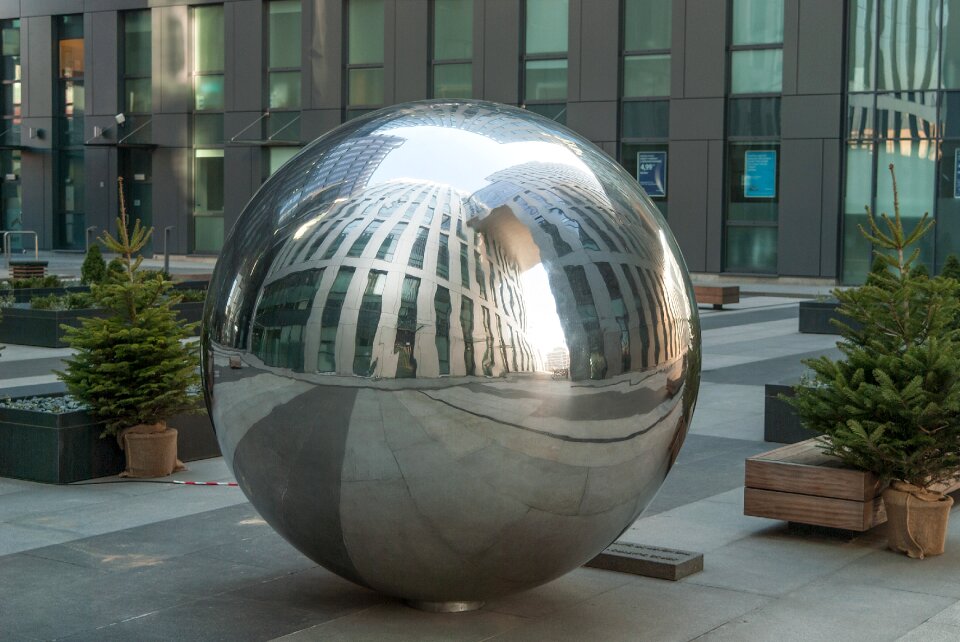 Ball reflection office