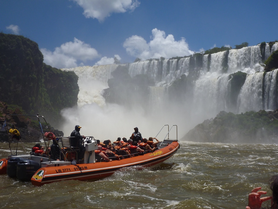 Argentina tour boat tourists