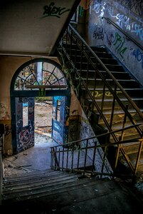 Staircase door architecture