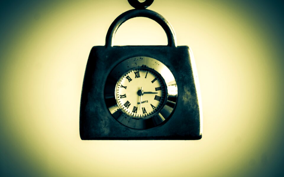 Alarm clock modern