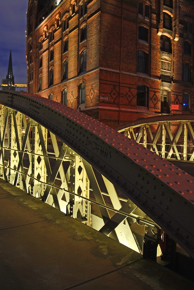 Bridge old speicherstadt night photograph