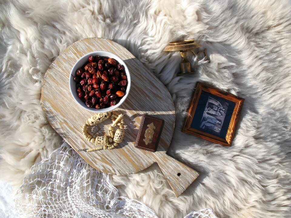 Rustic rose hip fur