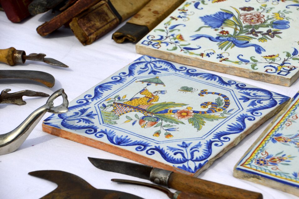 Decorative at the age of art
