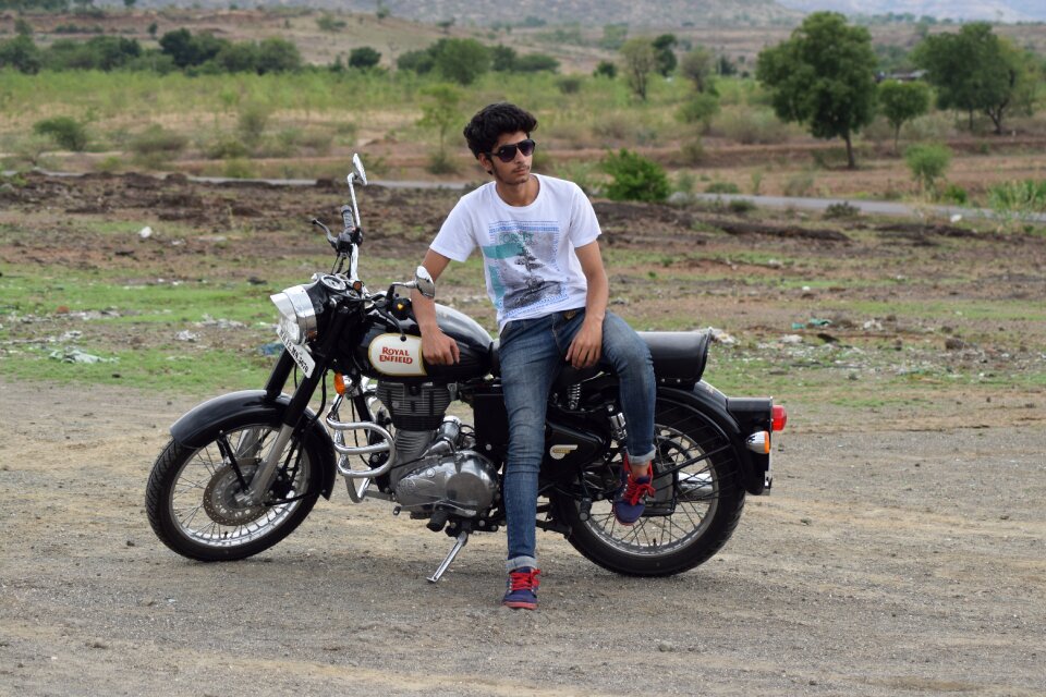 Vehicle hurry biker