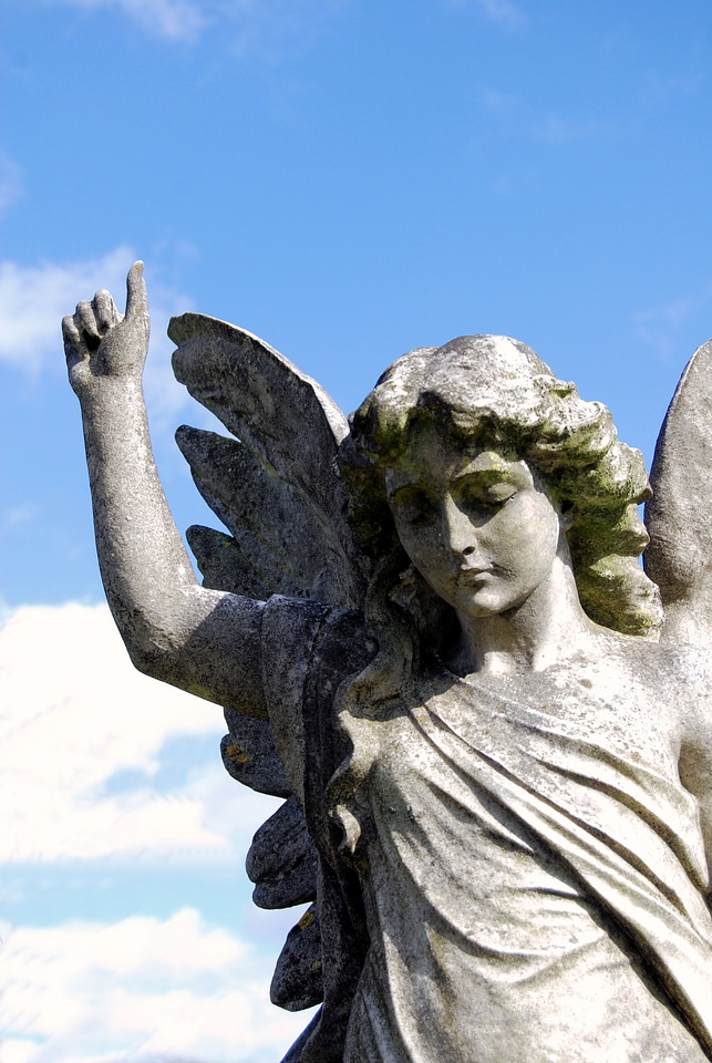Sculpture monument female