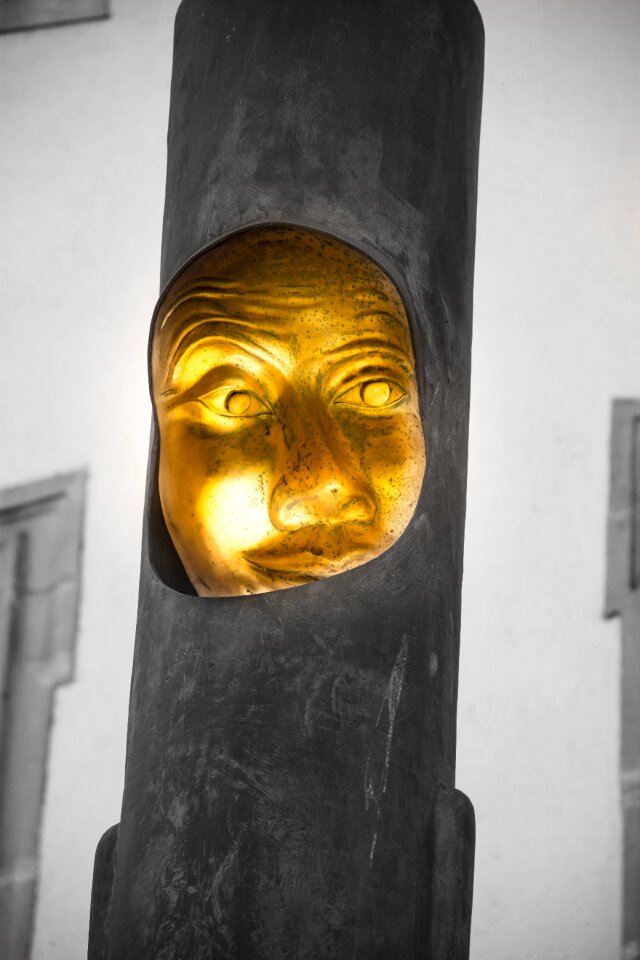 A sculpture portrait