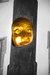 A sculpture portrait