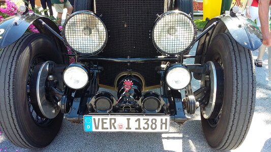 Oldtimer vintage car automobile vintage car front