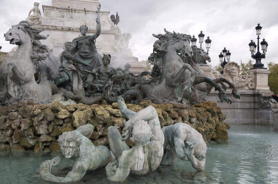 Sculpture art travel