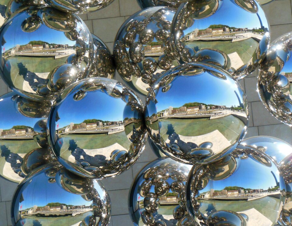 Bubbles pattern shape