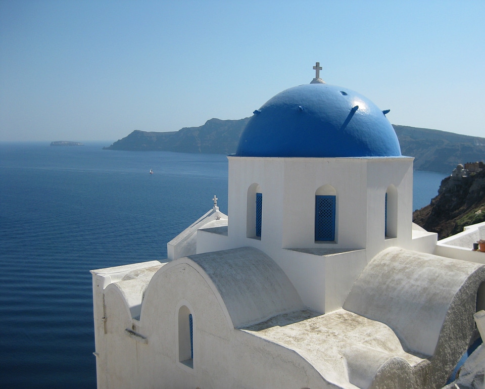 Building dome traditional