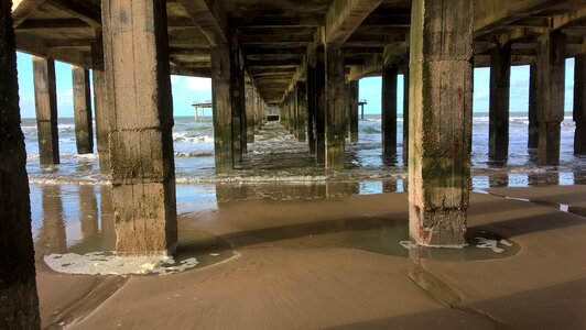 No person architecture body of water