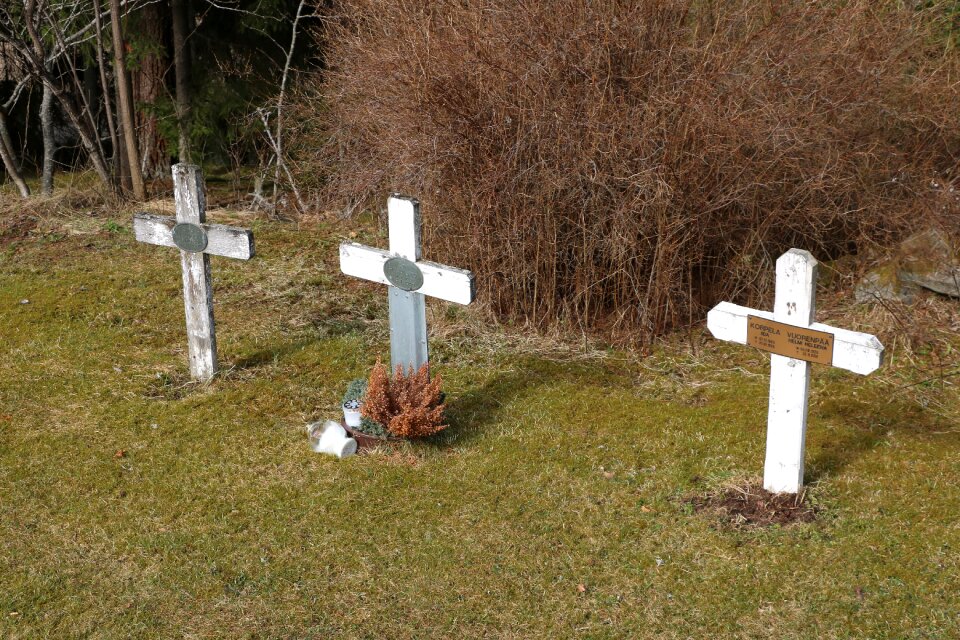 Old grave burial past