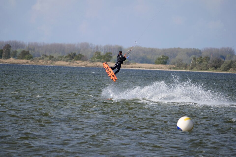 Kiting kite-surfers kite-surfing