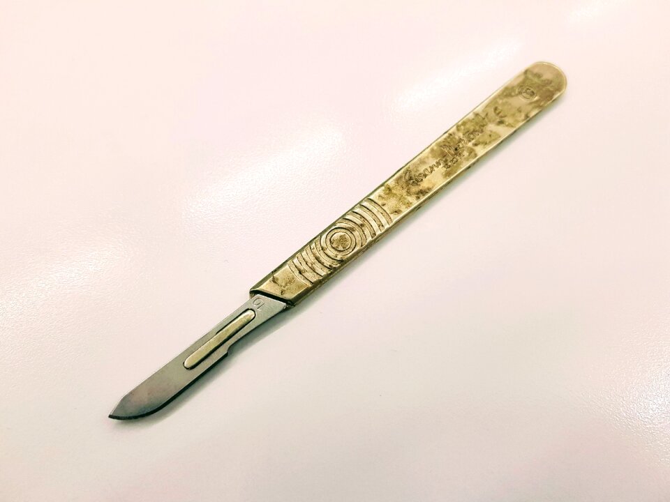 Knife desktop wood