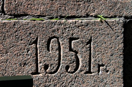 1951 figures stone