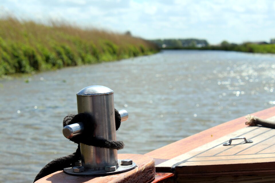 Speed channel rowing boat
