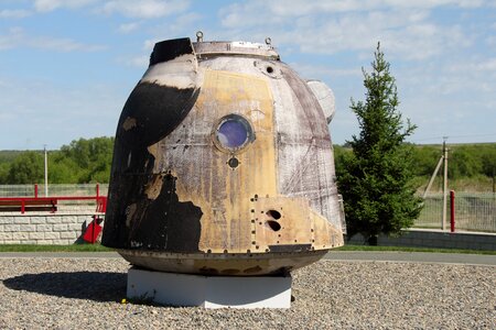 Monument cosmos rocket