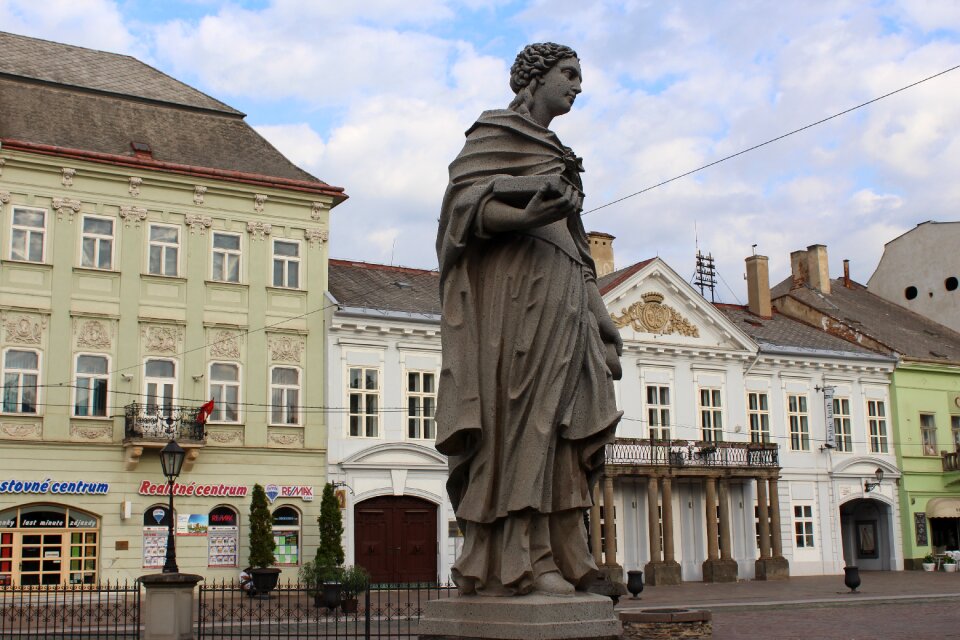 Statue building monument