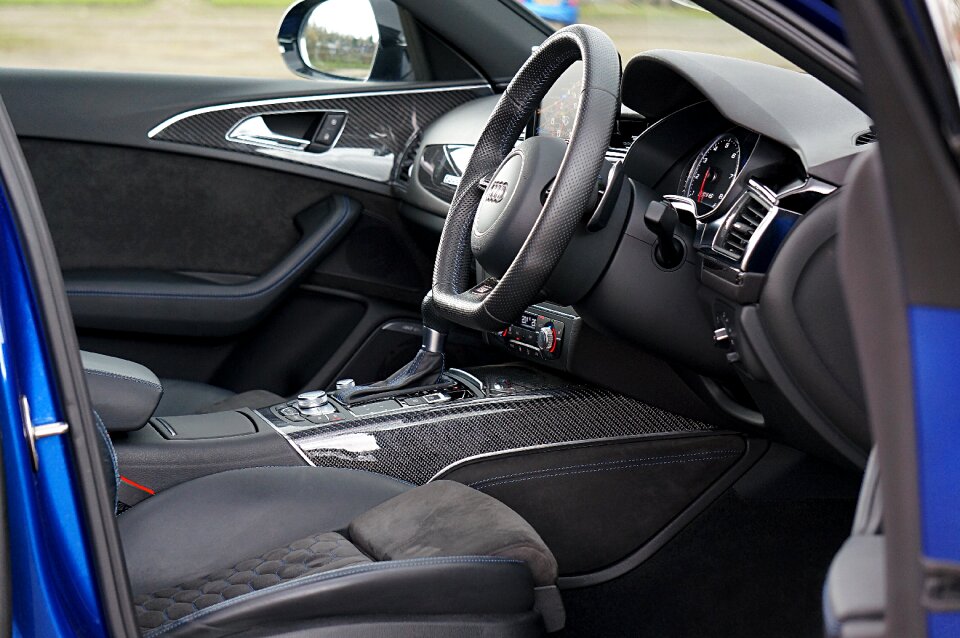 Transportation system vehicle steering wheel