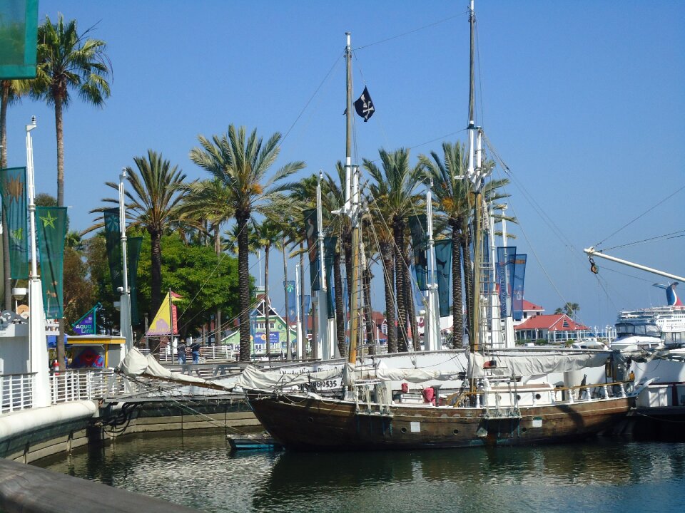 Harbor boat photo