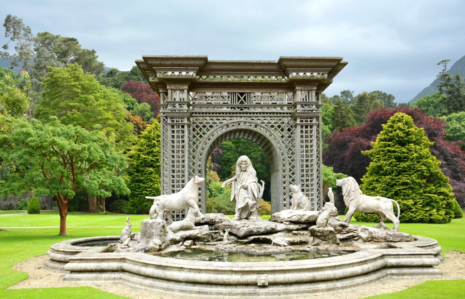 Garden pierre the fables of la fontaine