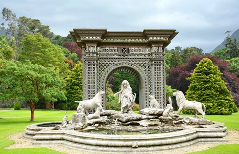 Garden pierre the fables of la fontaine