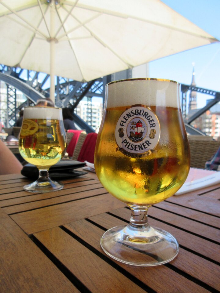 Table refreshment alcohol