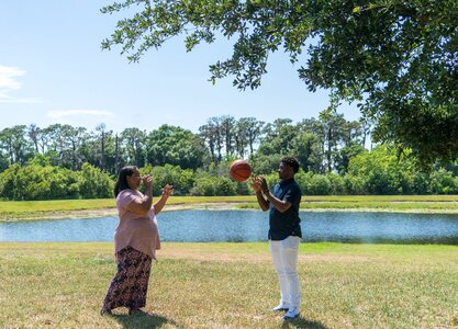 Son basketball family